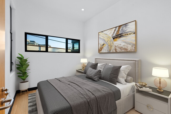 Photo - 922 W Clark Ave Unit 201