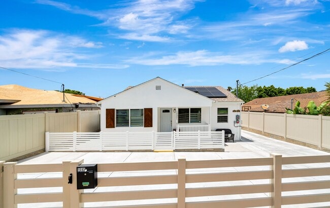 Building Photo - 10951 Whitegate Ave