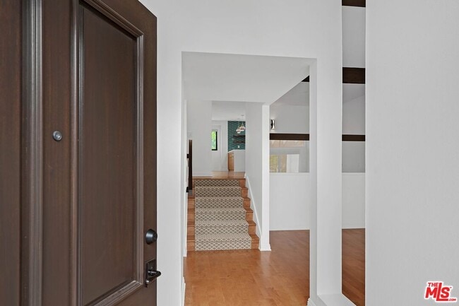 Photo - 1569 Michael Ln