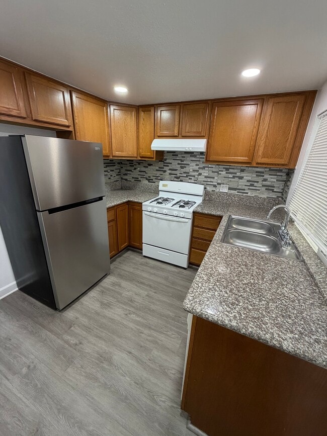 Building Photo - 8758 Lomita Dr Unit B