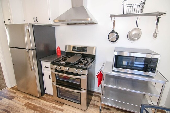 Photo - 116 24th St Unit REAR