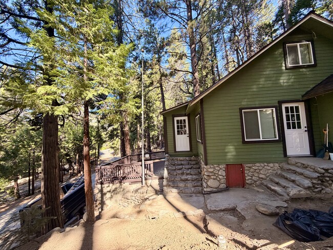 Photo - 25890 Wayne Rd