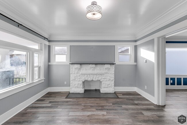 Photo - 641 W 43rd St