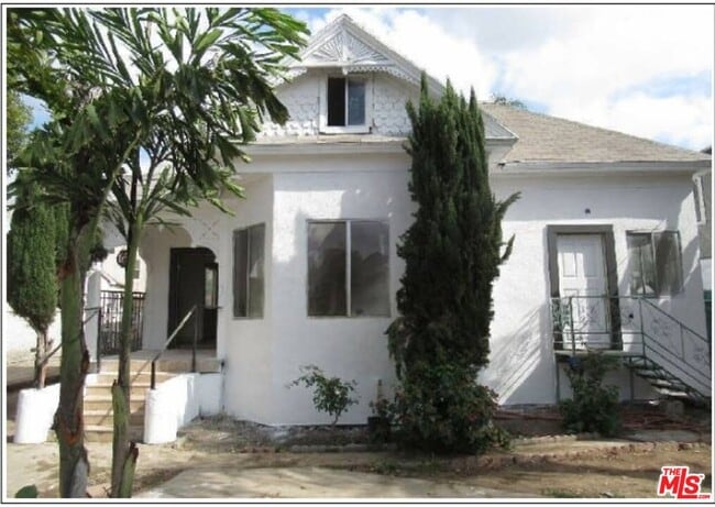 Photo - 243 E 29th St