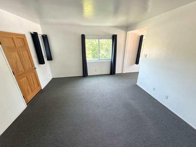 Photo - Corner 1 Bedroom Apartment in Los Feliz!