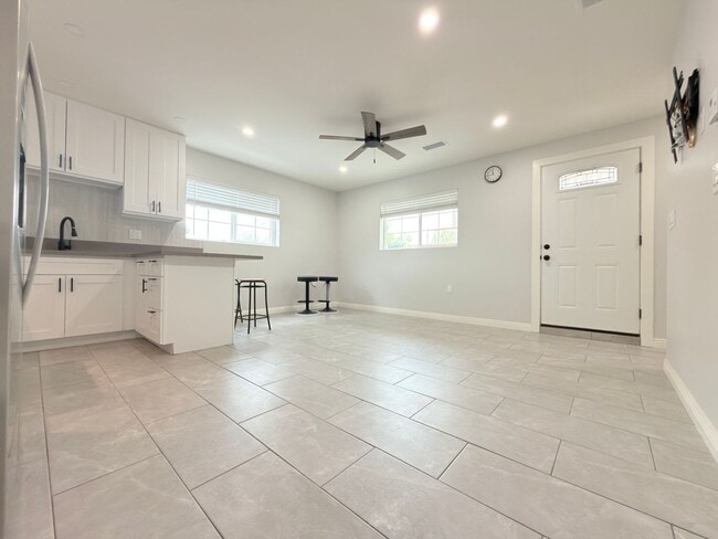 Photo - 6713 Goodland Ave