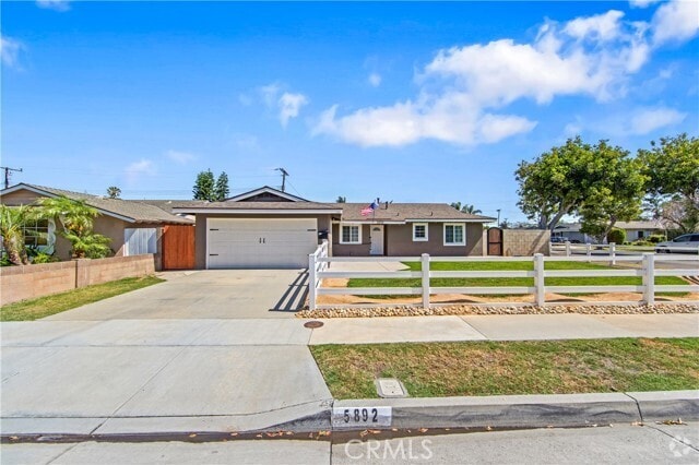 Building Photo - 5892 Meadowlark Dr Rental