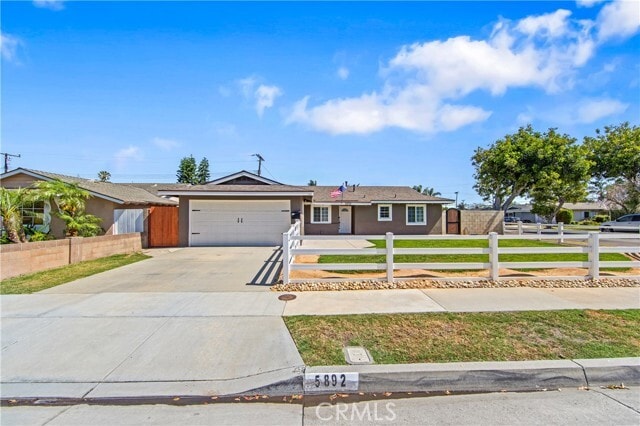 Photo - 5892 Meadowlark Dr House
