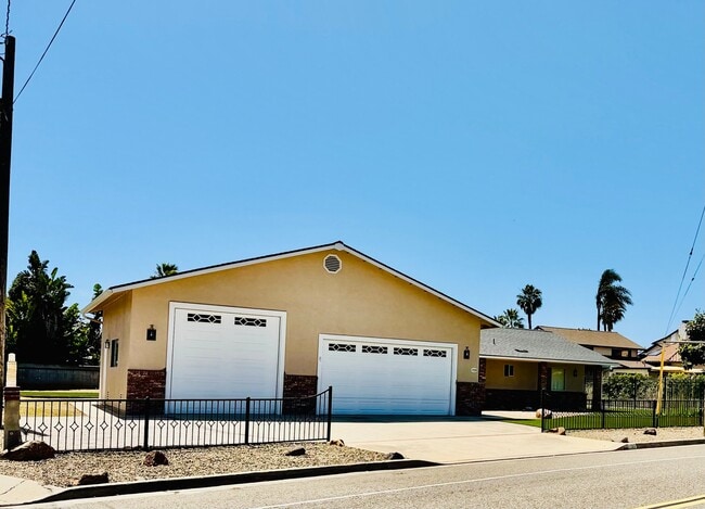 Photo - 1723 Ivy Rd