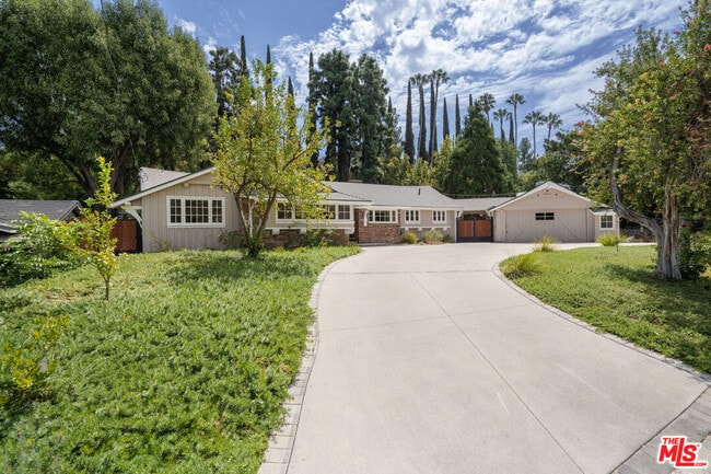 Building Photo - 5360 Bothwell Rd