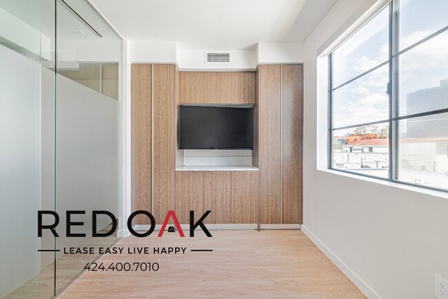 Photo - 11649 Mayfield Ave Apartment Unit 6D