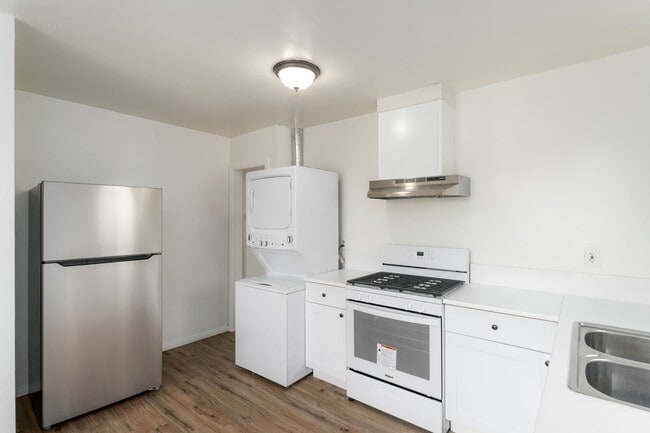 Photo - 2085 Franklin Ave Unit 2085 1/2 Franklin Ave