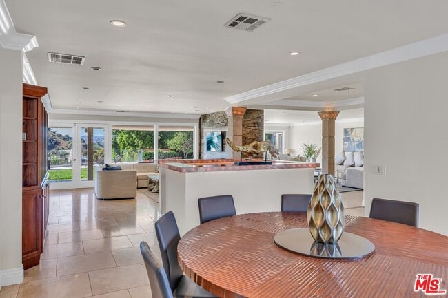 Building Photo - 2177 Summitridge Dr