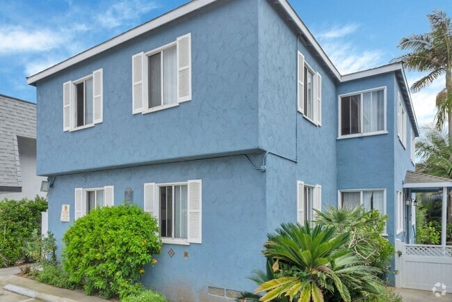 Building Photo - Fantastic one bedroom apartment just a blo... Unit Emerald St 855 1/2A