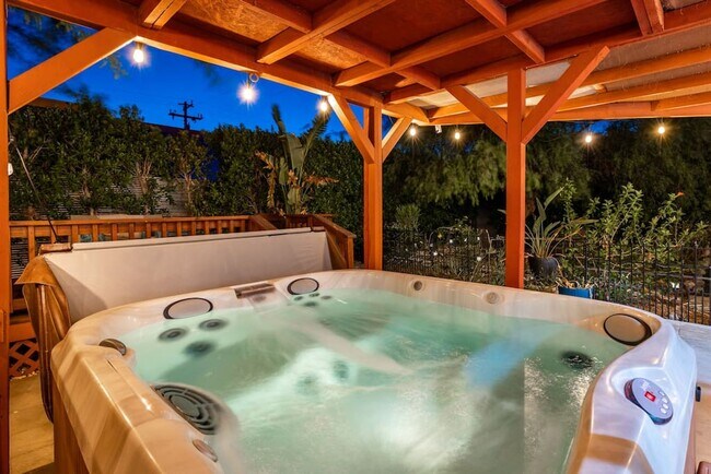 Photo - Beautiful fully furnished 3 bedroom home in Palm Springs (Monthly Only - No Long Term)