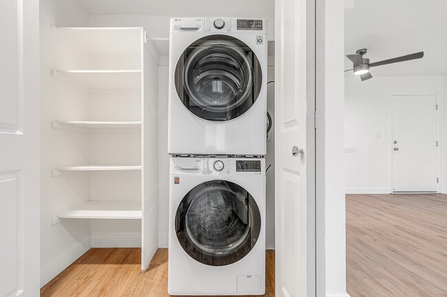 Photo - 5807 Laurel Canyon Blvd