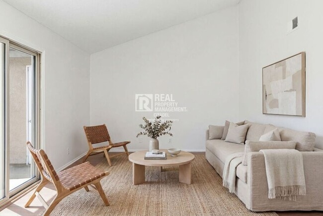 Photo - 4201 W 5th St