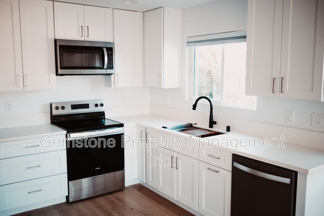 Building Photo - 5263 Tipton St