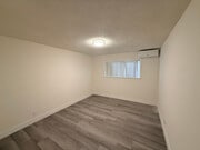 Photo - 632 Abbey Ln Unit 3