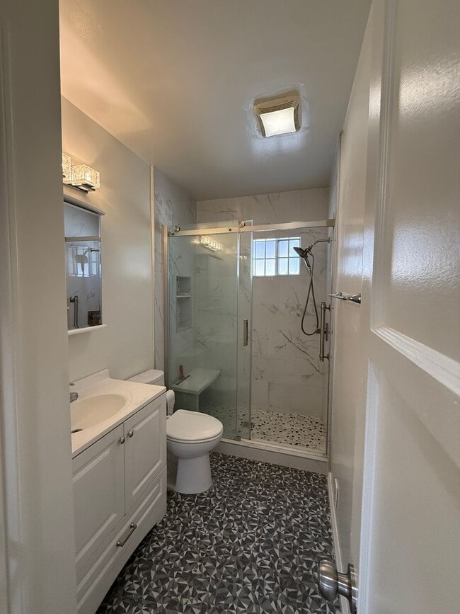 Photo - 321 - 1221-1223 West Ramona LLC Unit 2