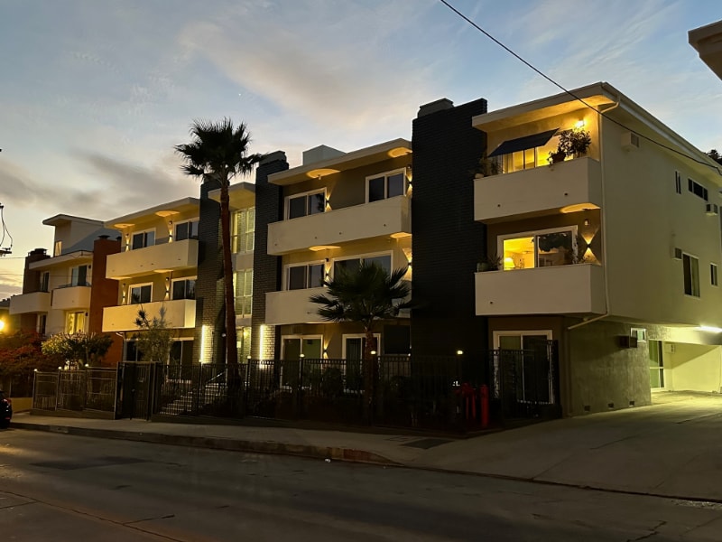 Photo - 2449 Beachwood Dr Unit 1