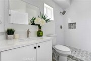Photo - 11954 Vanowen St