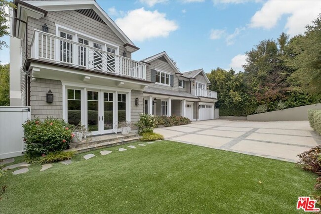 Photo - 117 S Burlingame Ave