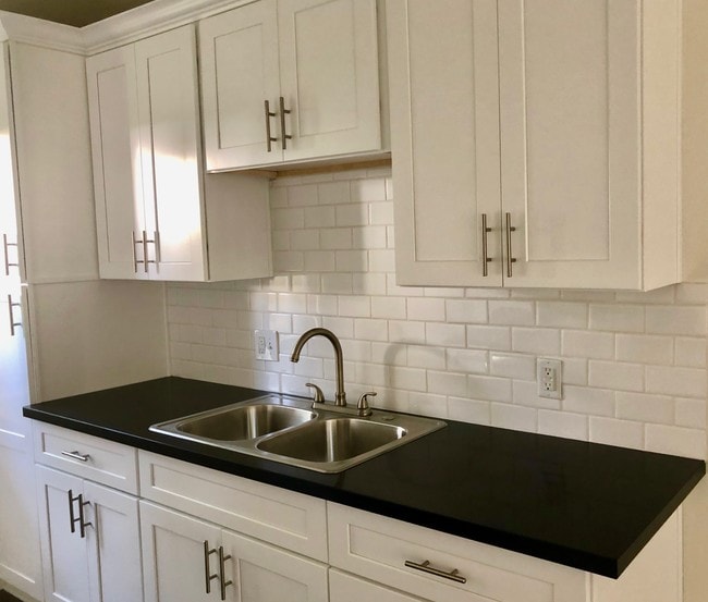 Photo - Shamrock Apartments