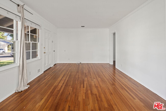 Photo - 4925 Stern Ave