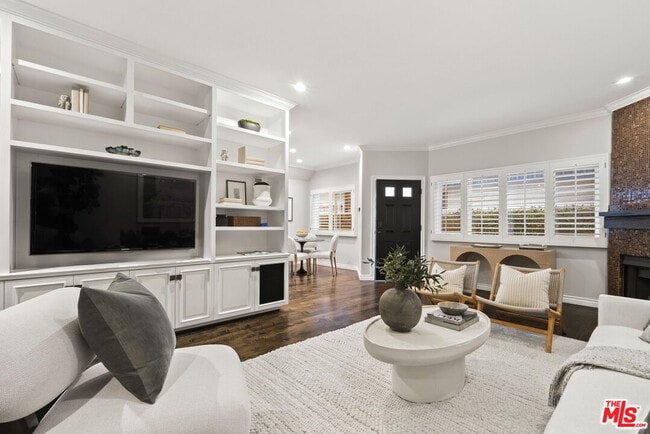 Building Photo - 830 17th St Unit 2