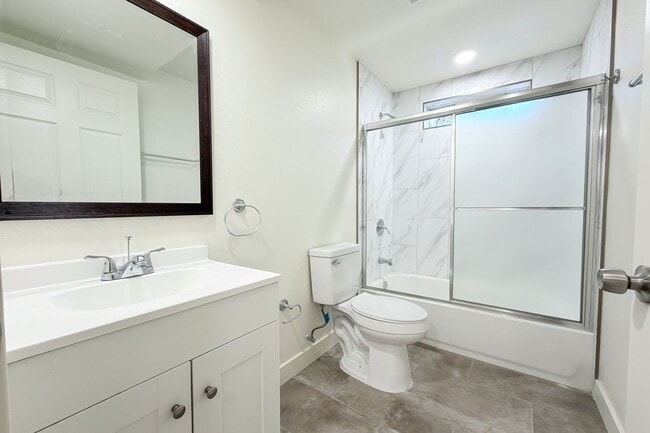 Photo - Brand New Luxury 4 & 5 Bed Units Unit #2120