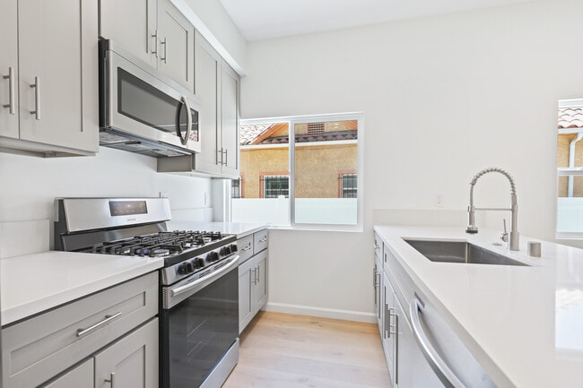 Photo - 5234 W 20th St Unit 5234 Lower Floor