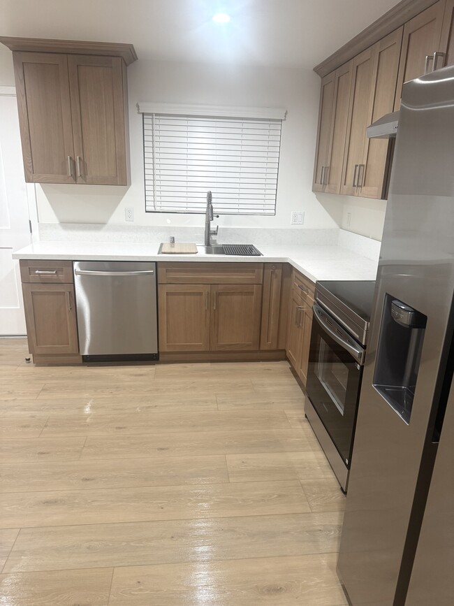 Photo - 1839 Lowe St Unit 1