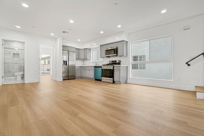 Photo - RECENTLY REMODELED TOWNHOME | 4 BED 4 BATH | GARAGE