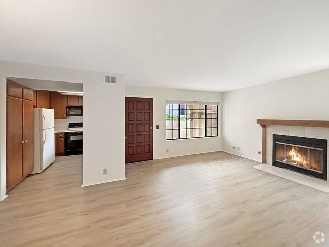 Building Photo - Charming 2BD/2BA Condo in La Jolla Village... Unit 21