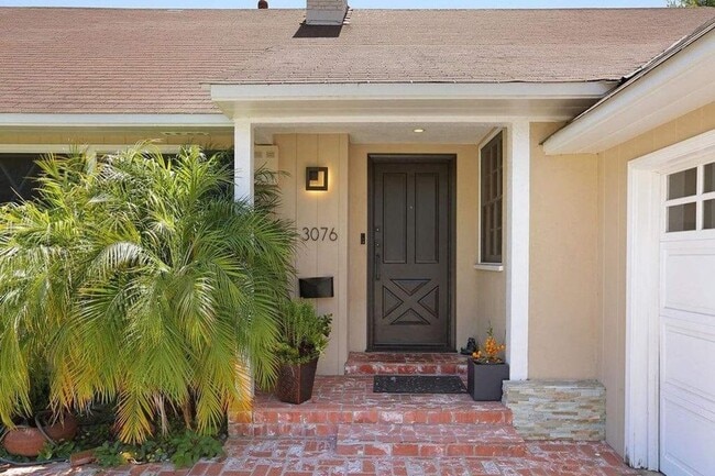 Building Photo - 3076 Earlmar Dr