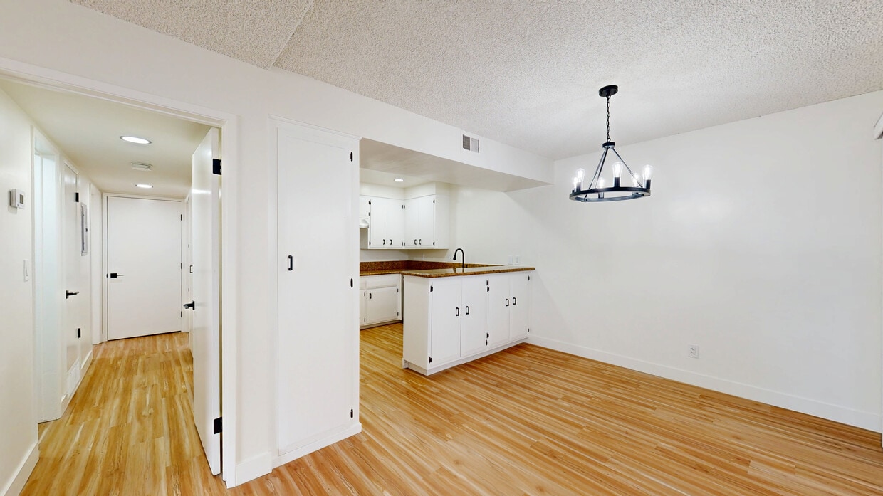 3D Tour - The Huntington Sunset Apartments