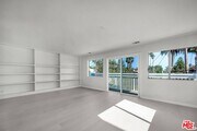 Photo - 466 S Venice Blvd House