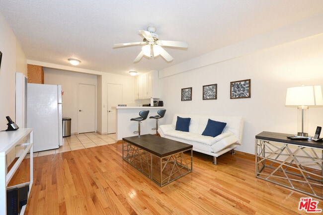 Building Photo - 3720 Vinton Ave Unit 3A