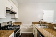 Photo - 11740 Vanowen St