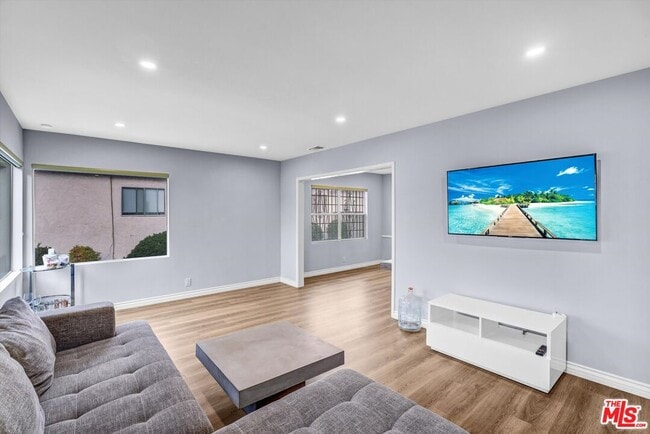 Photo - 1920 Van Wick St