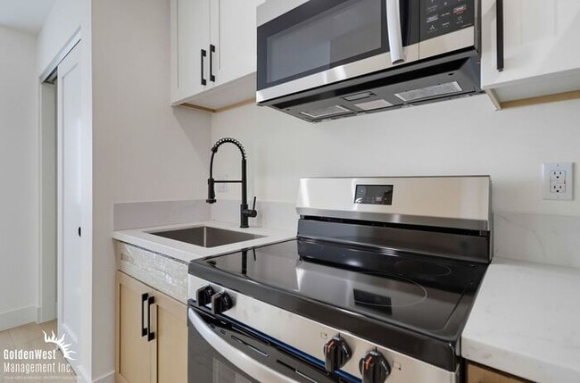 Photo - Newly Built Studio Apartment with Modern Kitchen & Stylish Finishes in San Diego!