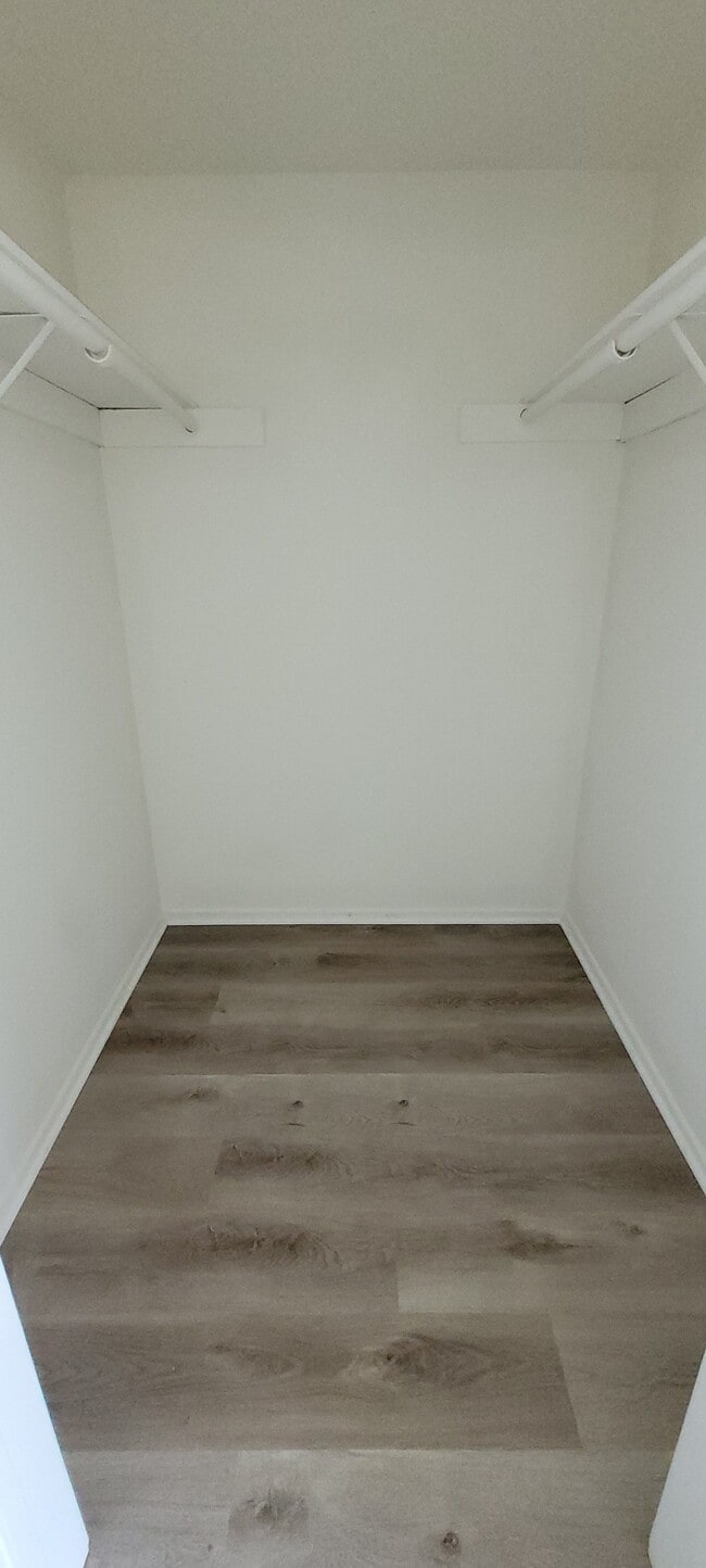Photo - Woodman Oaks Apartments