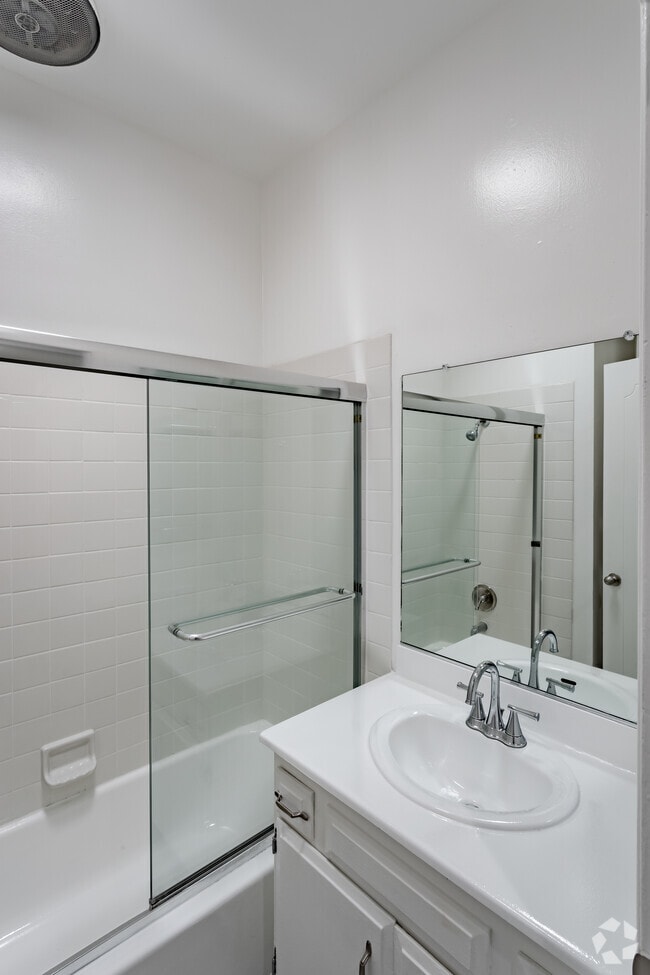 0BR, 1BA - 400 SF - 10905 Ohio Ave