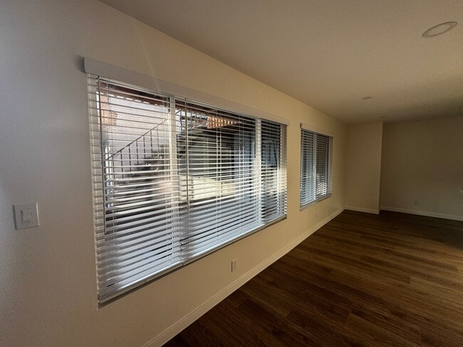 Window shades - Windsor House