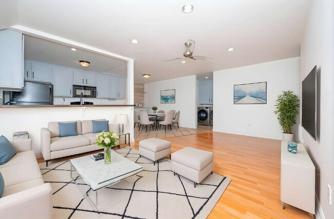 Building Photo - 2 Wks Free!! Spring Valley - Casa De Oro B... Unit #B2