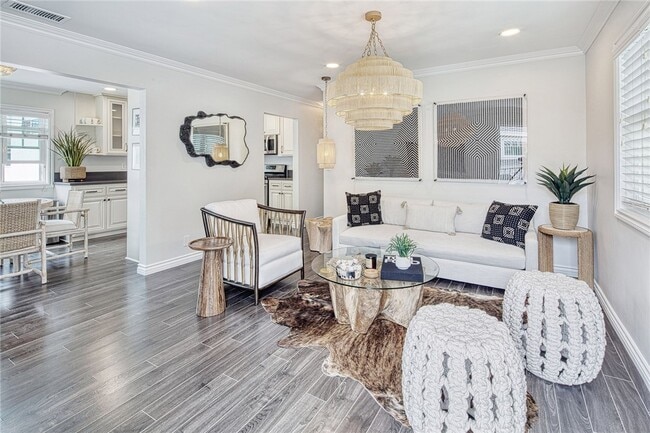 Photo - 705 Larkspur Ave