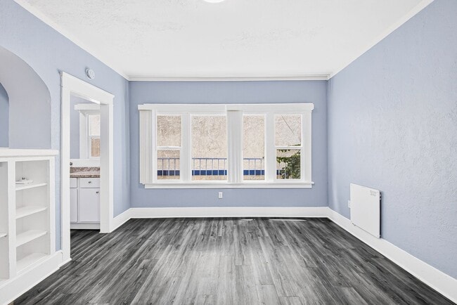 Photo - 1643 Locust Ave Unit 03