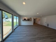 Photo - 828 Hemlock Ave