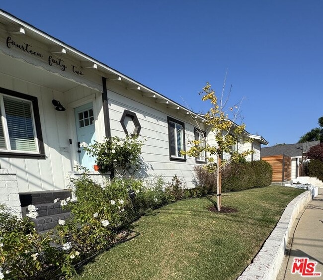 Photo - 1442 Ellsmere Ave